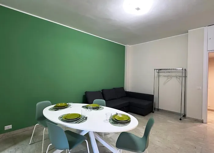 Atene House Urban شقة ميلان