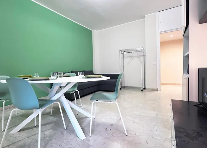 Atene House Urban ميلان